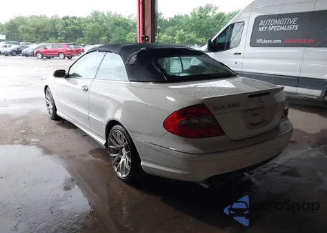 2008 Mercedes-Benz Clk 550 z USA, uszkodzony, nr VIN WDBTK72F18T099213